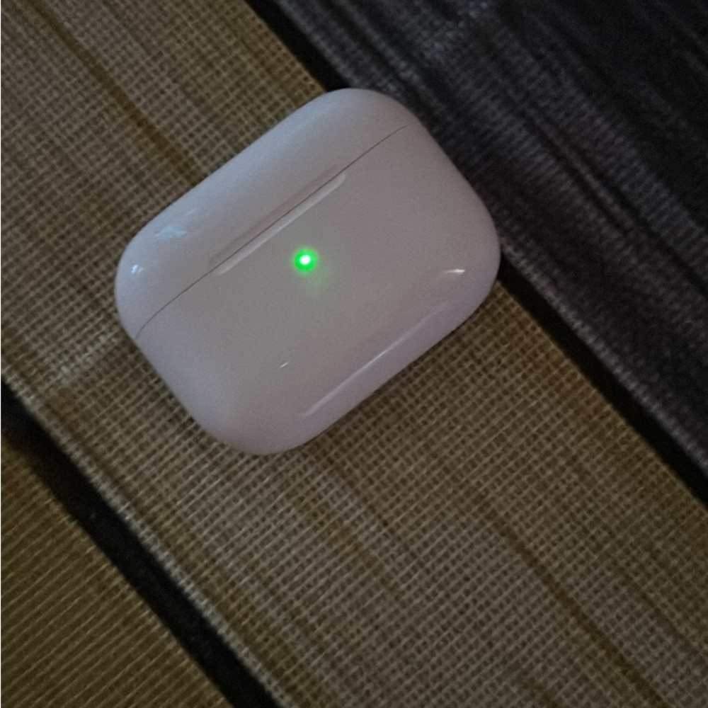 Wireless AirPods Earbuds with Charging Case W/Charger